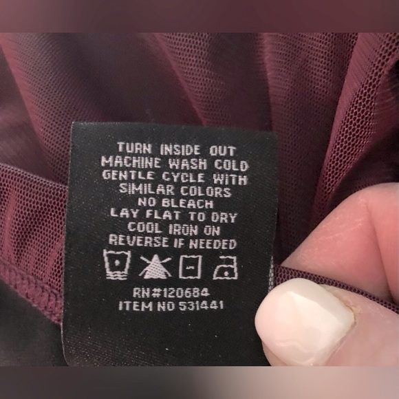 Torrid sz 4 tube top with 3-D rosettes GUC - Picture 5 of 5